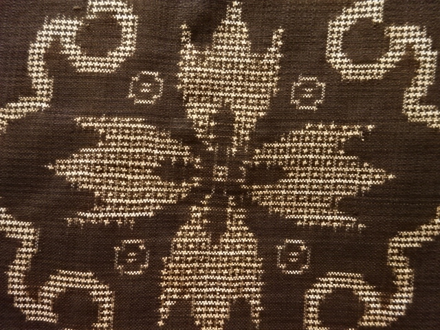 JAPANESE KIMONO / ANTIQUE KIMONO / SILK / DORO OSHIMA TSUMUGI / WOVEN FLORAL CREST